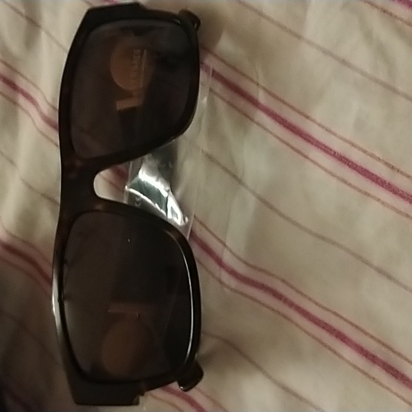 Versace sunglasses 🕶️ - Picture 4 of 8